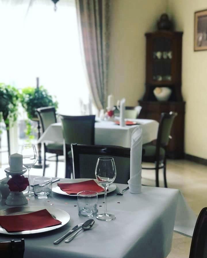 Hotel Mateo Stopnica Buitenkant foto